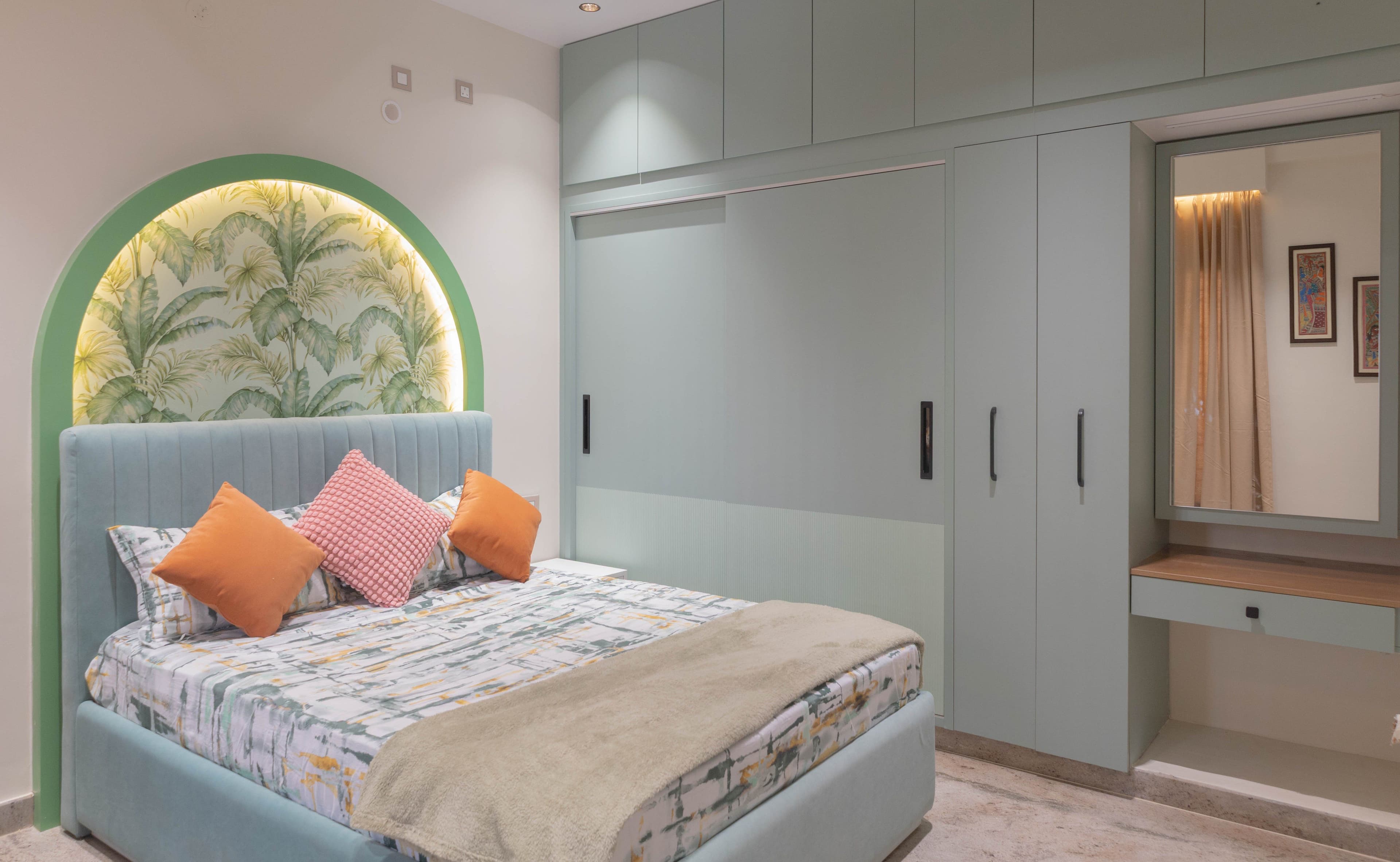 Bespoke kids bedroom with arched tropical headboard